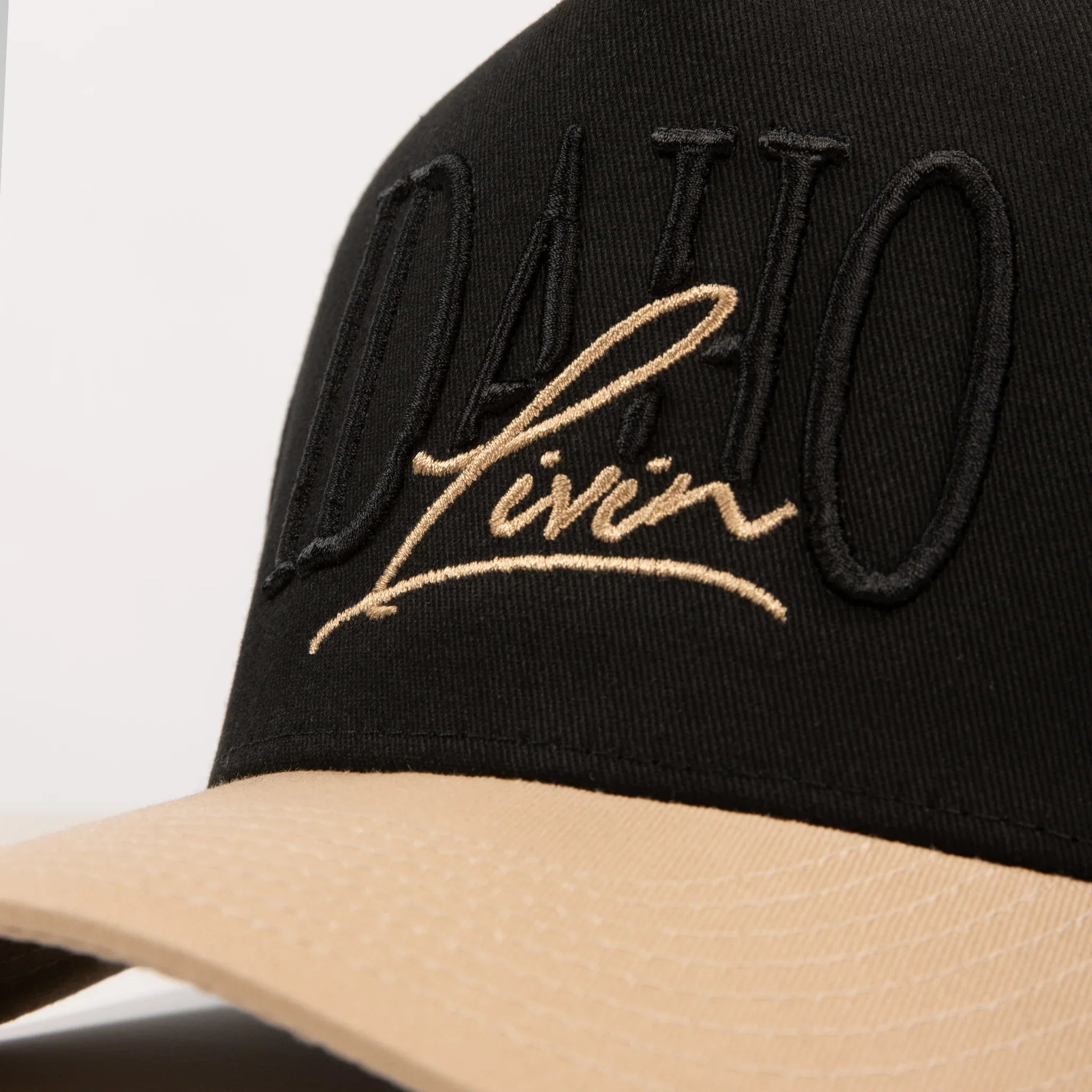 Idaho Script Retro - Black/Khaki | Khaki