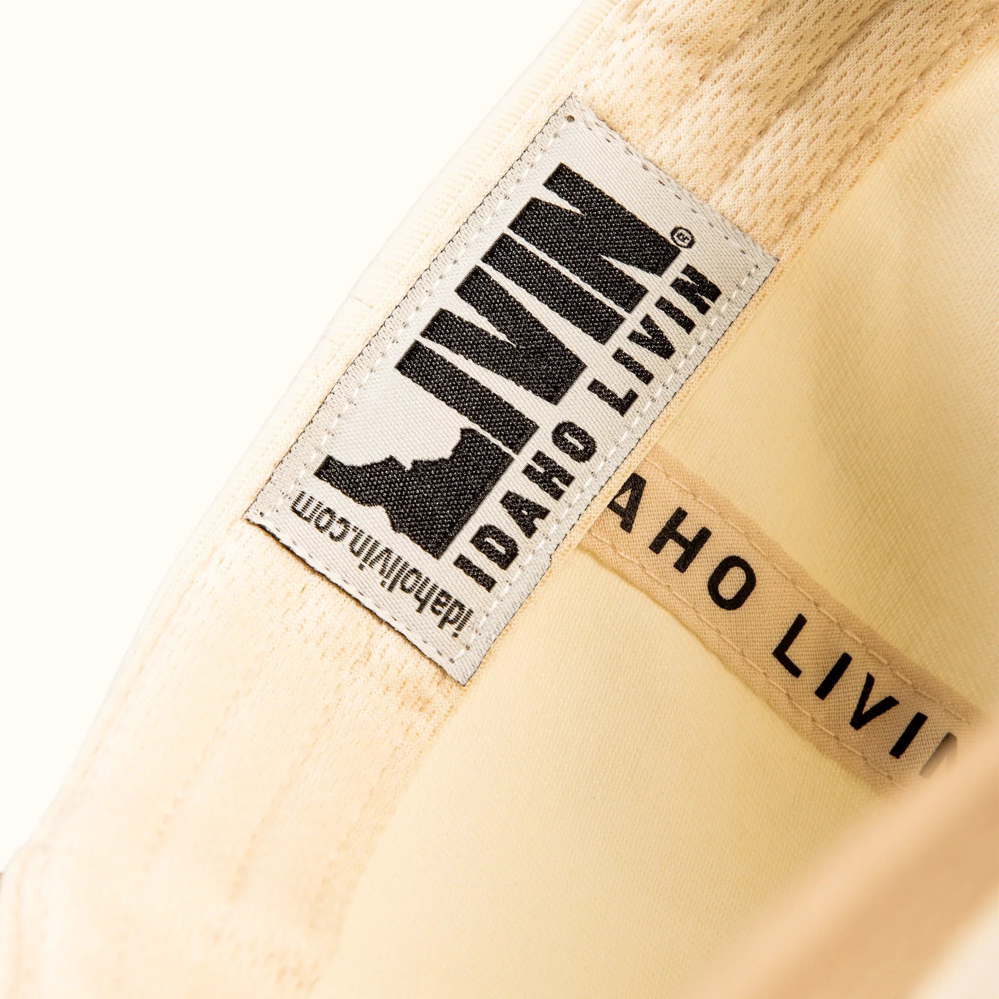 Idaho Script Retro | Beige/khaki