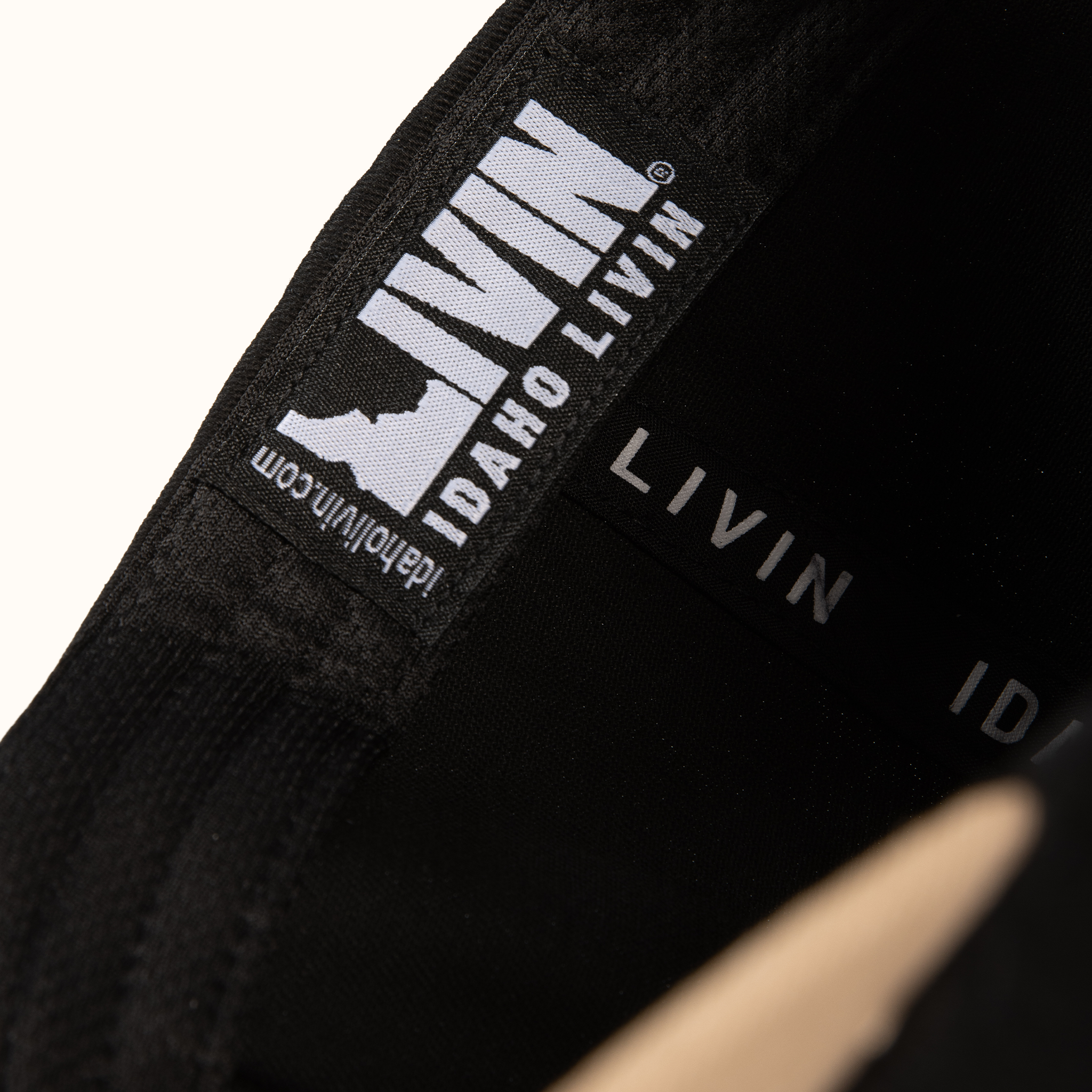 Idaho Script Retro - Black/khaki Pink