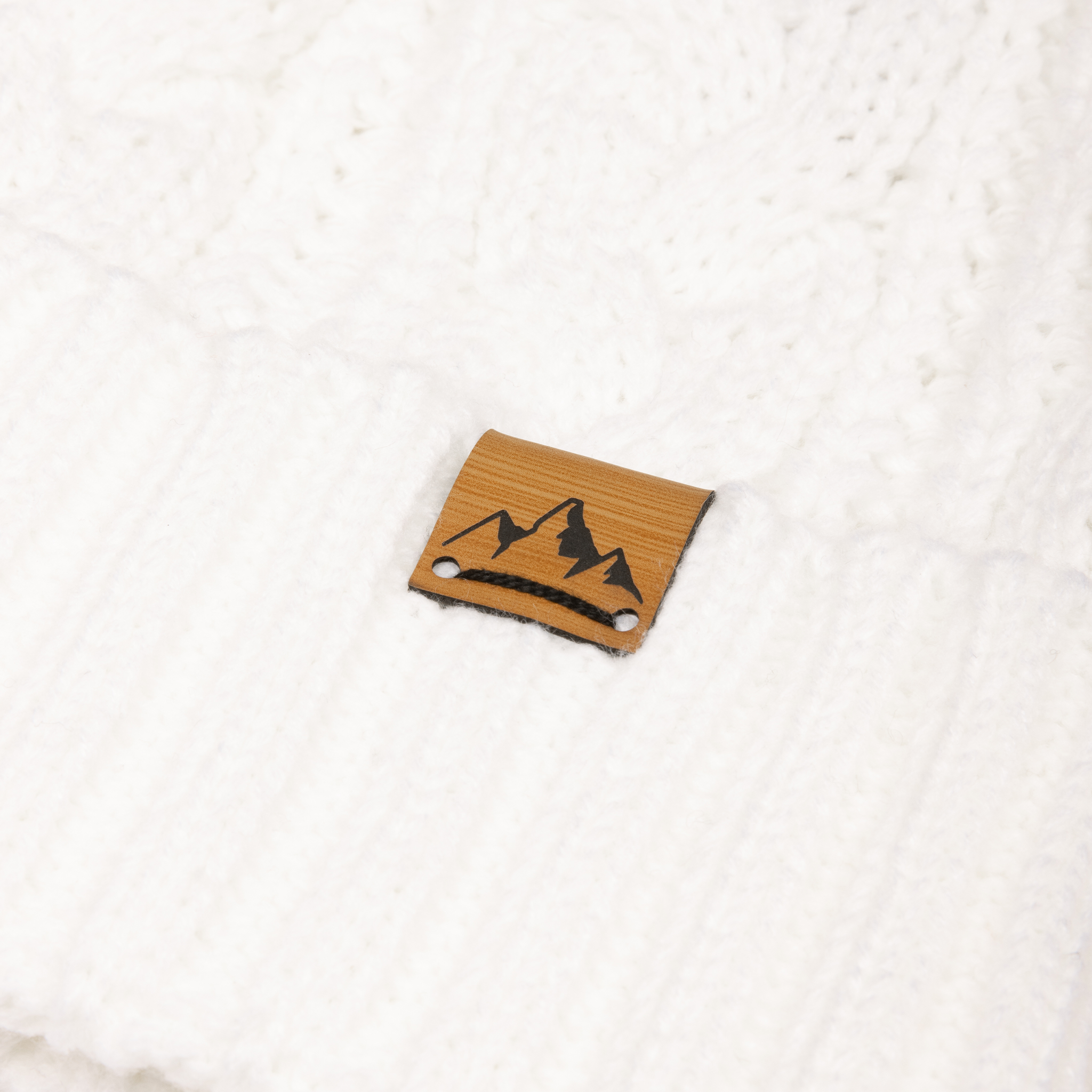 Women's Peak Pom Pom Beanie | White