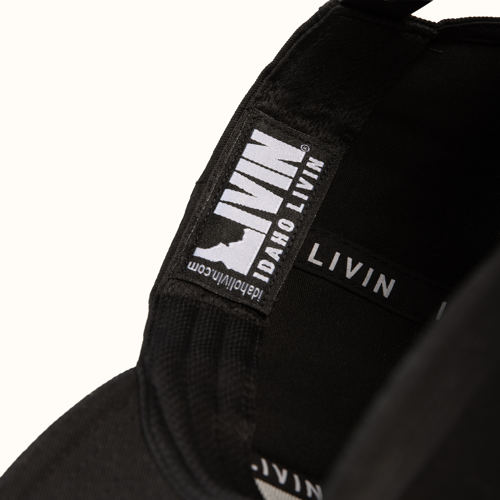 Mountain Peak Retro Hat - Black